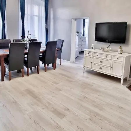 Apartment Kaczyniec 10 *